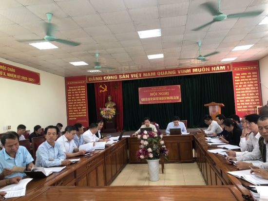 Đảng uỷ thị trấn Nông Trường Mộc Châu tổ chức tham dự hội nghị trực tuyến nghiên cứu học tập, quán triệt các văn bản của Trung ương, của tỉnh 